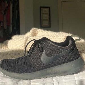 Nike Women’s Roshes